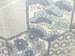 アンティーク　破れ亀甲に松菊模様織り出し本場白大島紬着物